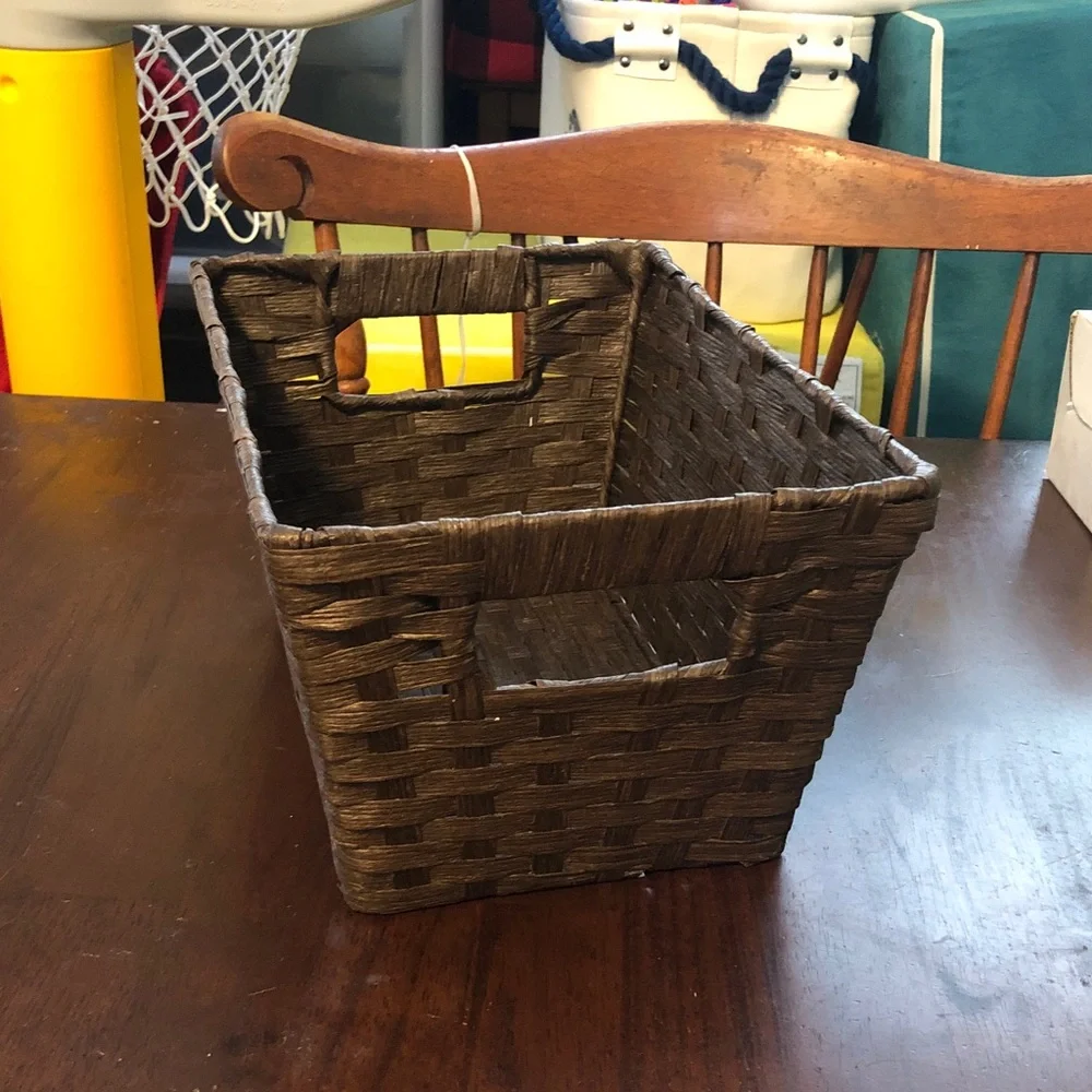 🥤 Woven Storage Basket